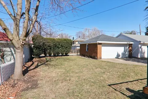 2016 E Taylor St, Bloomington, IL 61701 photo 16