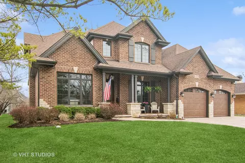 1529 N Walnut Ave, Arlington Heights, IL 60004