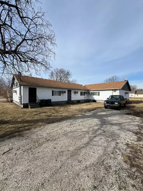 573-585 S Mazon St, Coal City, IL 60416