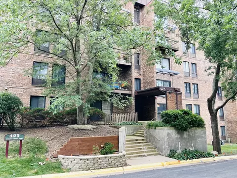 425 Walnut Creek Ln #1605, Lisle, IL 60532