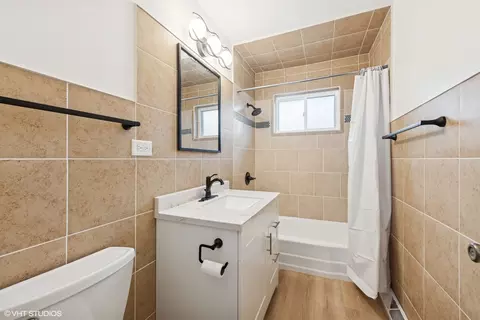 Bath - 221 E Normandy Dr, Addison, IL 60101 photo 1 of 1