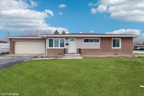 Exterior - 221 E Normandy Dr, Addison, IL 60101 photo 2 of 5