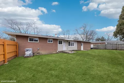 Exterior - 221 E Normandy Dr, Addison, IL 60101 photo 3 of 5