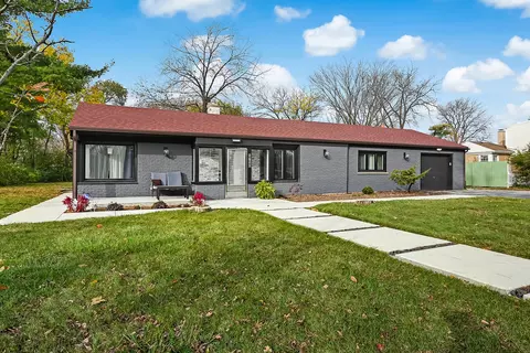 5730 S Kensington Ave, Countryside, IL 60525
