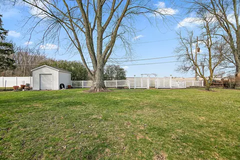 Exterior - 1415 N Erickson Dr, Kankakee, IL 60901 photo 2 of 3
