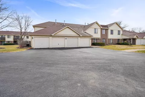 883 E Carriage Ln #3, Palatine, IL 60074