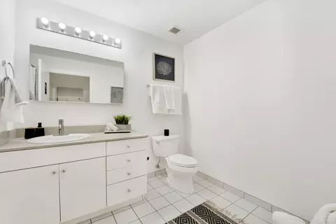 8 E Randolph St #2502, Chicago, IL 60601 photo 16