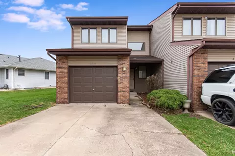 2501 Red Oak Trl, Crest Hill, IL 60403