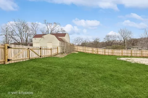 Exterior - 100 2nd Ave, Montgomery, IL 60538 photo 6 of 6