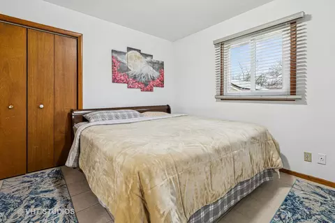 Bedroom - 100 2nd Ave, Montgomery, IL 60538 photo 5 of 5