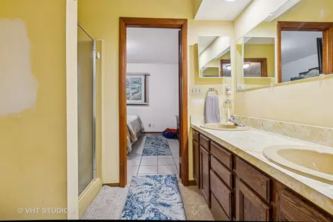 Bath - 100 2nd Ave, Montgomery, IL 60538 photo 4 of 4