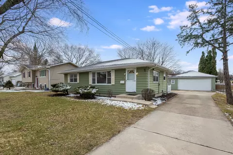 281 Melrose Ave, Aurora, IL 60505