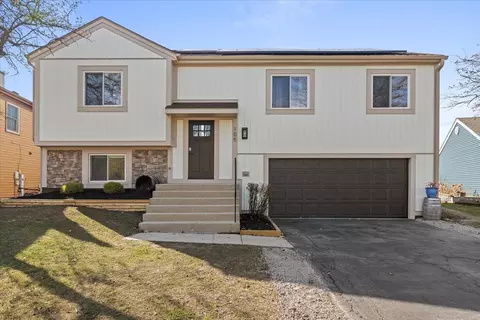 105 Wallace St, Bartlett, IL 60103