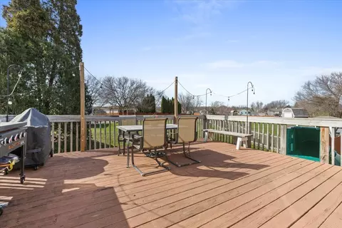 Exterior - 105 Wallace St, Bartlett, IL 60103 photo 2 of 4
