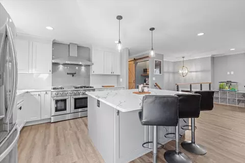 Kitchen - 105 Wallace St, Bartlett, IL 60103 photo 3 of 4