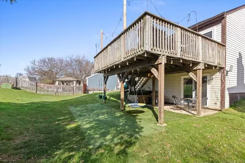 Exterior - 105 Wallace St, Bartlett, IL 60103 photo 3 of 4