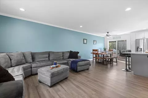 Living - 105 Wallace St, Bartlett, IL 60103 photo 2 of 3