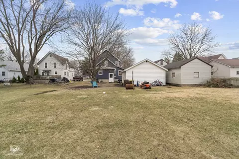 Exterior - 817 Maple Ave, Belvidere, IL 61008 photo 3 of 3