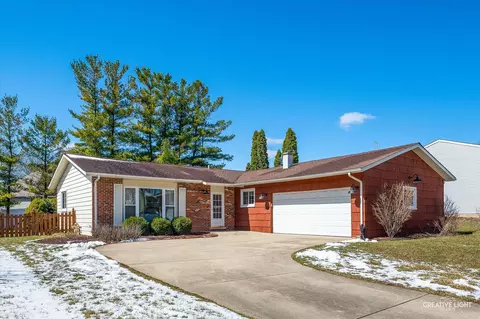 1956 Cambridge Ln, Wheaton, IL 60189