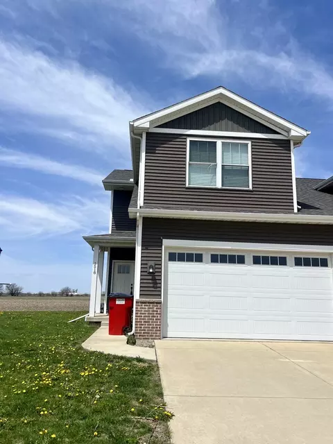 1518 Stonebluff Ct, Champaign, IL 61822