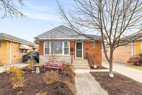 7137 W Arthur Ave, Chicago, IL 60631