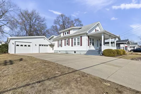 404 River Ln, Loves Park, IL 61111