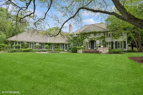 1 Far Hills Rd, Barrington Hills, IL 60010