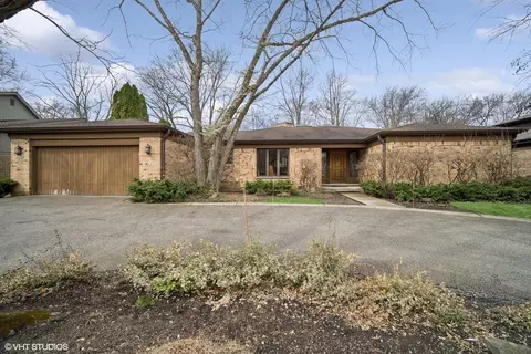 2050 Mallard Dr, Northbrook, IL 60062