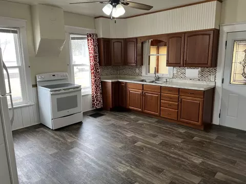 Kitchen - 3452 S Pecatonica Rd, Pecatonica, IL 61063 photo 2 of 2