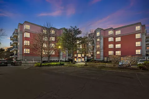 3100 Lexington Ln #311, Glenview, IL 60026