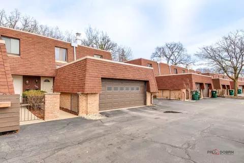 1073 Busse Hwy, Park Ridge, IL 60068