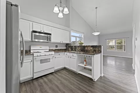 Kitchen - 4207 Dillon St, Plano, IL 60545 photo 3 of 3