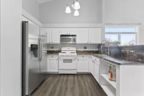 Kitchen - 4207 Dillon St, Plano, IL 60545 photo 2 of 3