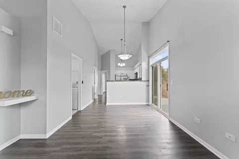 Entry Way - 4207 Dillon St, Plano, IL 60545 photo 2 of 2