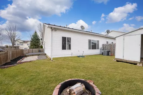 Exterior - 4207 Dillon St, Plano, IL 60545 photo 2 of 3