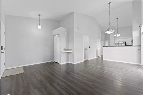 Entry Way - 4207 Dillon St, Plano, IL 60545 photo 1 of 2