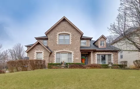1990 Cool Creek Dr, Saint Charles, IL 60174