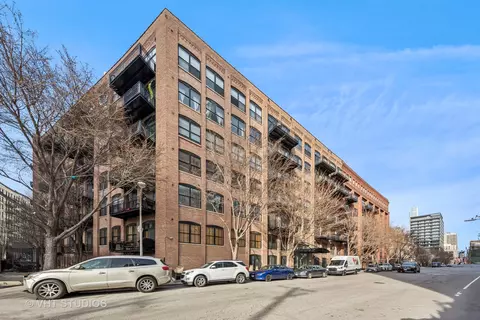 520 W Huron St #418, Chicago, IL 60654