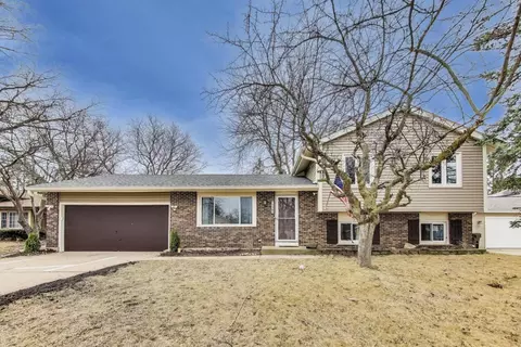 5307 Abbey Dr, Mchenry, IL 60050