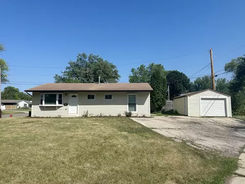 7 Austin Ave, Carpentersville, IL 60110