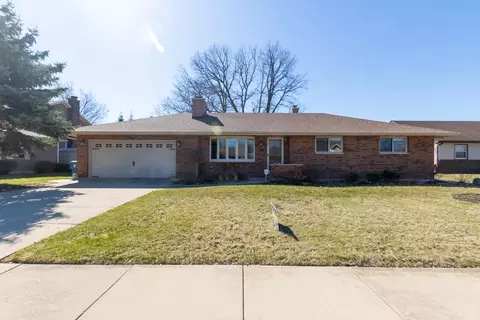 725 Donna Ave, Aurora, IL 60505