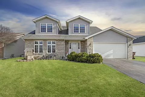 296 N Quail Hollow Dr, Beecher, IL 60401