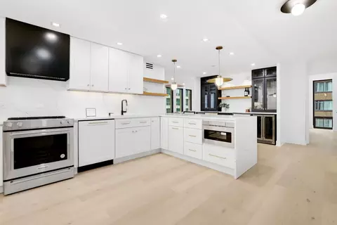 200 E Delaware Pl #10A, Chicago, IL 60611 photo 8