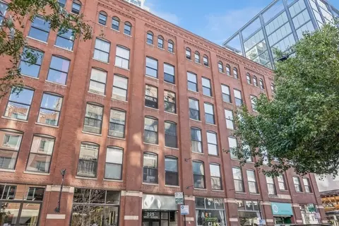 225 W Huron St #314, Chicago, IL 60654