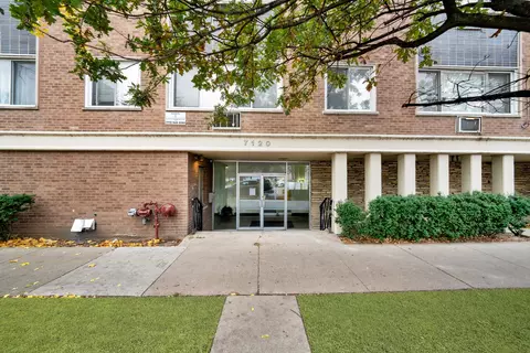 7120 N Sheridan Rd #216, Chicago, IL 60626