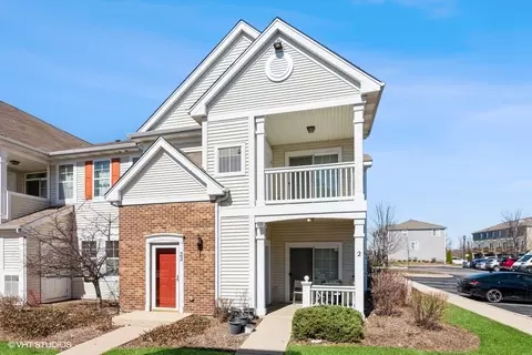 2305 Aurora Dr #2, Pingree Grove, IL 60140