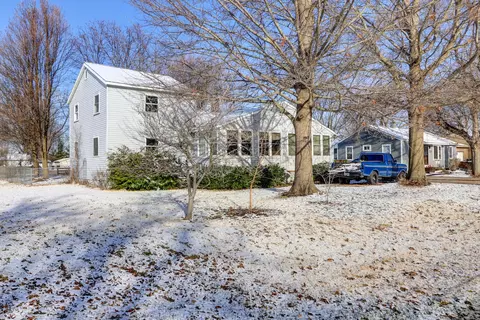 903 Elm Ave, Sterling, IL 61081