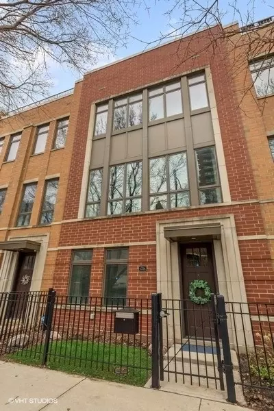 1724 S Prairie Ave, Chicago, IL 60616