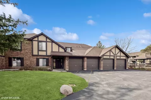 840 Sheldon Ct #A, Wheaton, IL 60187