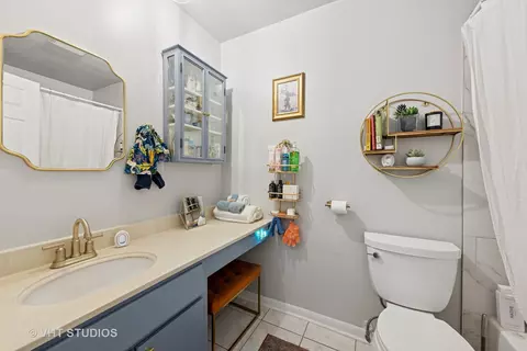 Bath - 840 Sheldon Ct #A, Wheaton, IL 60187 photo 1 of 2